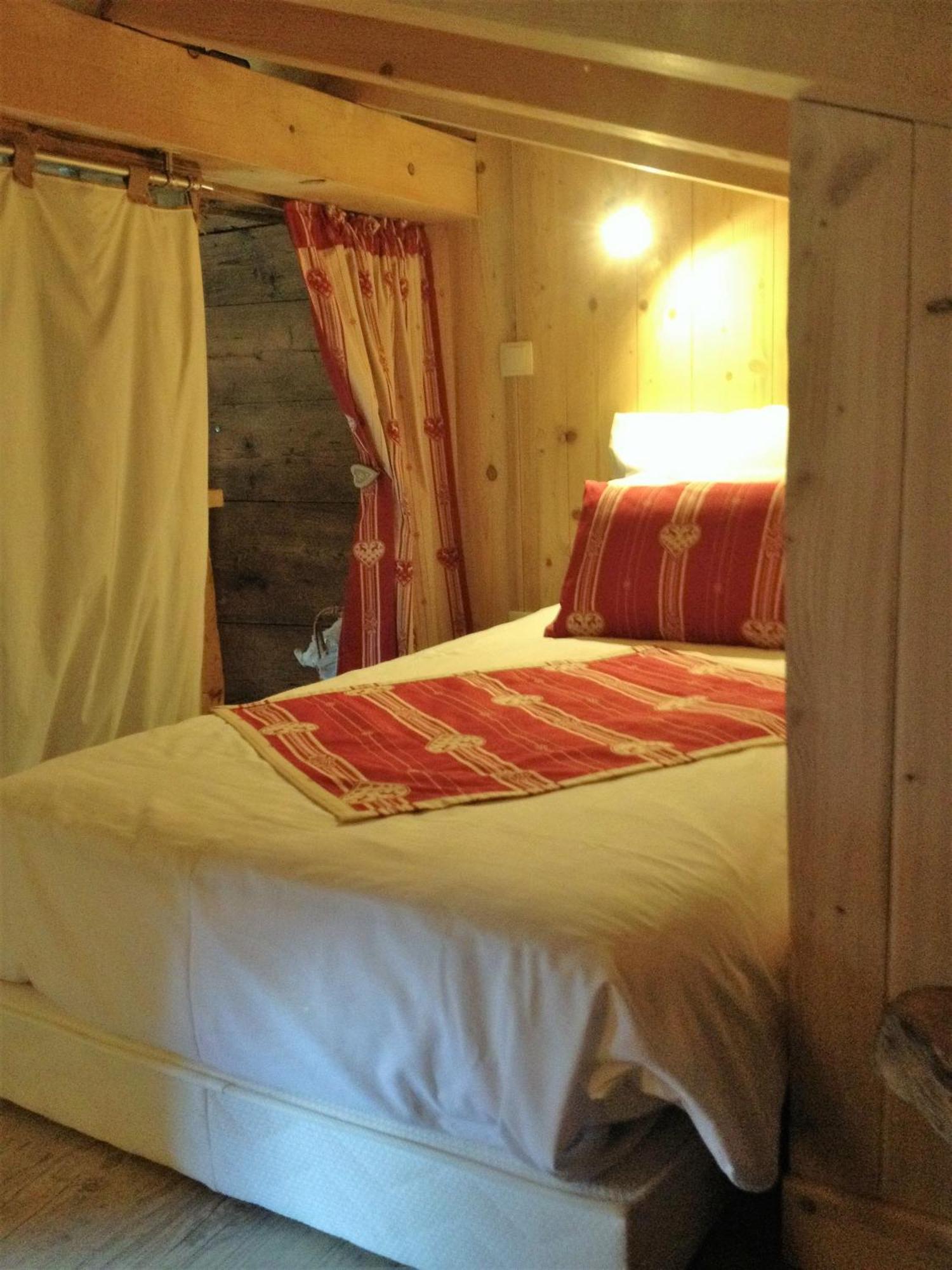 Les Chalets Du Bonheur Ле-Уш Екстер'єр фото